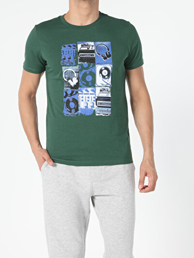 صورة من أخضر للرجال تي شيرت بأكمام قصيرة