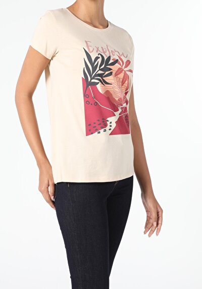 صورة من بيج للنساء تي شيرت بأكمام قصيرة