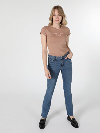 صورة من بيج للنساء تي شيرت بأكمام قصيرة