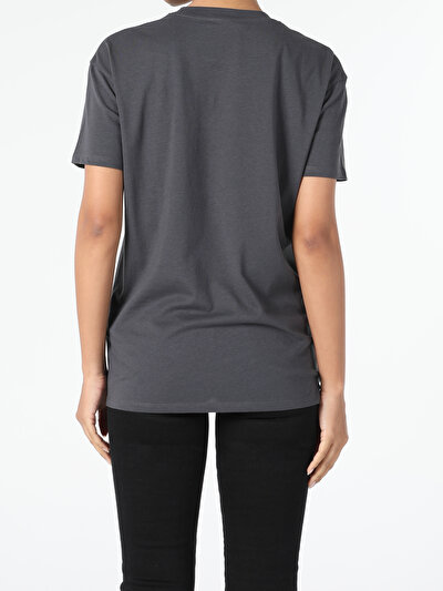 اعرض التفاصيل لـ أنتراسيت للنساء تي شيرت بأكمام قصيرة