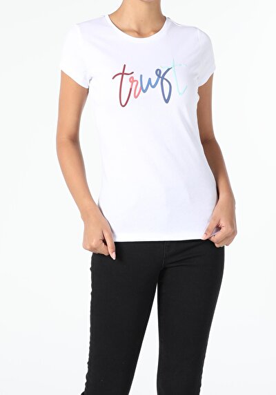 اعرض التفاصيل لـ أبيض للنساء تي شيرت بأكمام قصيرة