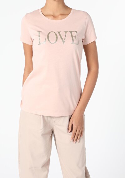 صورة من وردي للنساء تي شيرت بأكمام قصيرة