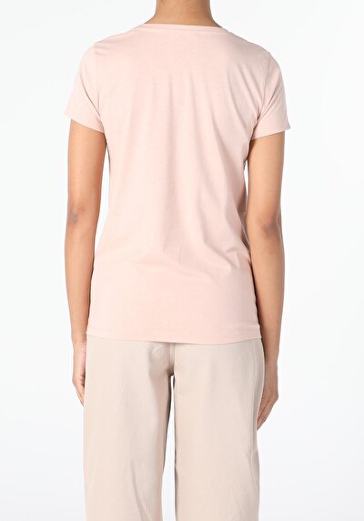 صورة من وردي للنساء تي شيرت بأكمام قصيرة