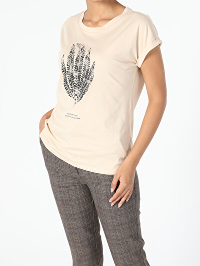 صورة من بيج للنساء تي شيرت بأكمام قصيرة