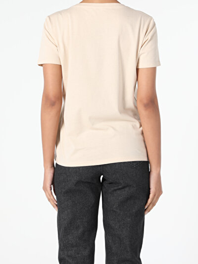 صورة من بيج للنساء تي شيرت بأكمام قصيرة