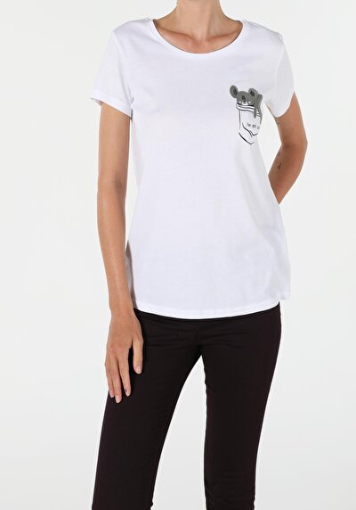 صورة من أبيض للنساء تي شيرت بأكمام قصيرة