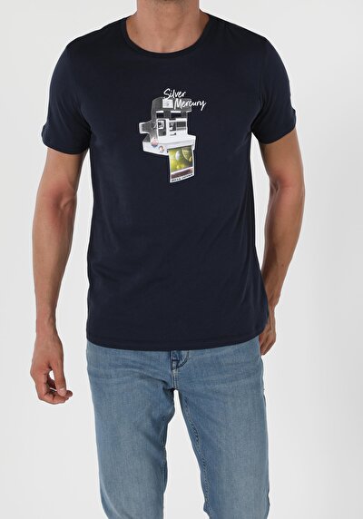 صورة من أزرق بحري للرجال تي شيرت بأكمام قصيرة