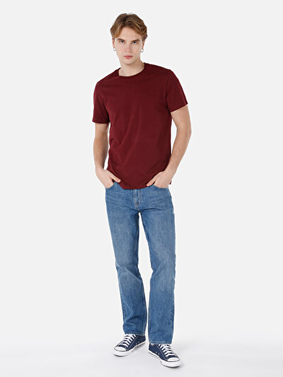 صورة من بوردو للرجال تي شيرت بأكمام قصيرة