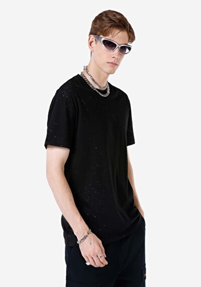 صورة من كومفورت فيت طوق دائري مطبوع تي شيرت أسود بأكمام قصيرة للرجال