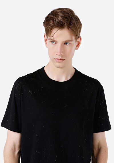 اعرض التفاصيل لـ كومفورت فيت طوق دائري مطبوع تي شيرت أسود بأكمام قصيرة للرجال