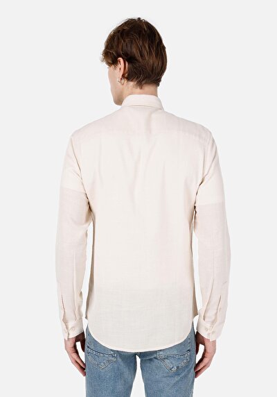 صورة من قميص ضيق رقبة مستقيم قميص رجالي بيج كم طويل