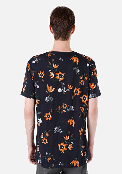 صورة من رقبة مستديرة مطبوعة رجالي أسود قصيرة الأكمام تي شيرت