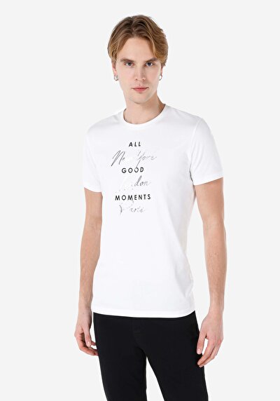 صورة من ضيق قصة رقبة مستديرة مستقيم تي شيرت أبيض بأكمام قصيرة للرجال