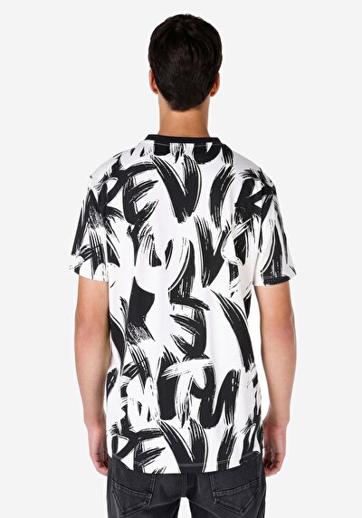 صورة من كومفورت فيت رقبة مستديرة مطبوعة للرجال أبيض بأكمام قصيرة تي شيرت