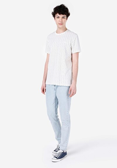 صورة من رقبة مستديرة مطبوعة للرجال أبيض بأكمام قصيرة تي شيرت