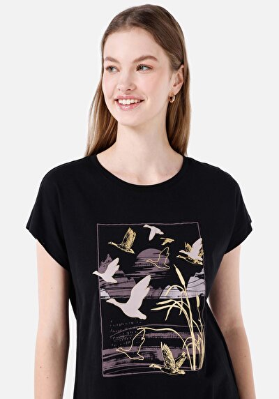 صورة من رقبة مستديرة مطبوعة نسائية أسود كم قصير تي شيرت