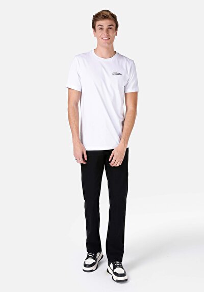 صورة من رقبة مستديرة مستقيم تي شيرت أبيض بأكمام قصيرة للرجال