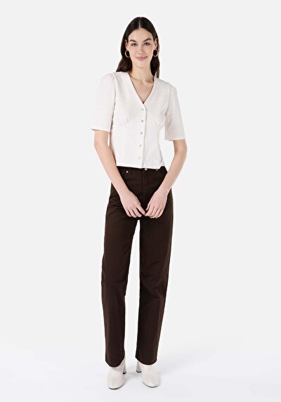 صورة من أبيض للنساء تي شيرت بأكمام قصيرة