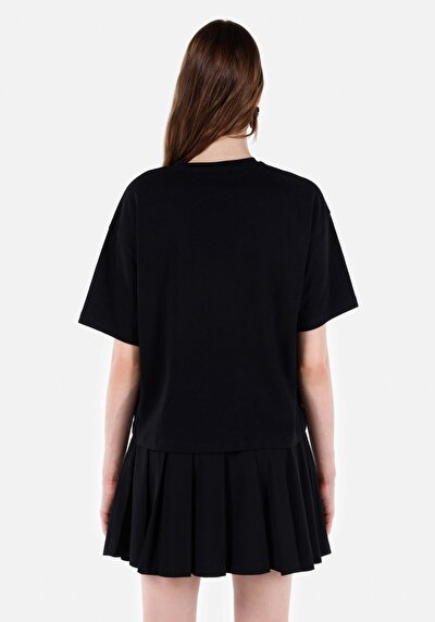 صورة من عادي مقاس رقبة مستديرة نسائي أسود كم قصير تي شيرت