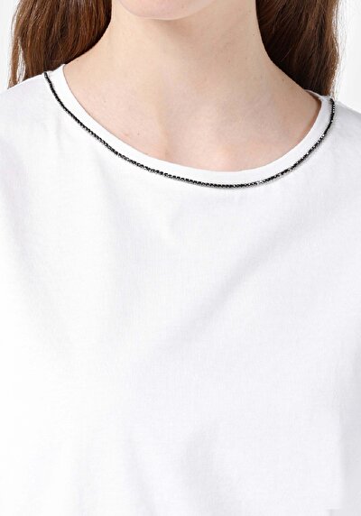 اعرض التفاصيل لـ أبيض للنساء تي شيرت بأكمام قصيرة