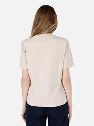 صورة من بيج للنساء تي شيرت بأكمام قصيرة