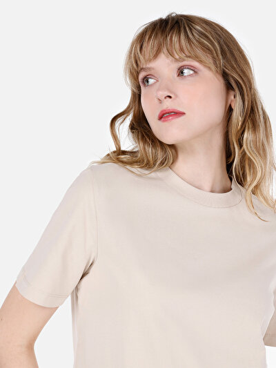 صورة من بيج للنساء تي شيرت بأكمام قصيرة