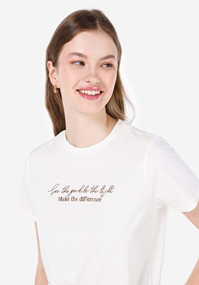 اعرض التفاصيل لـ أبيض للنساء تي شيرت بأكمام قصيرة