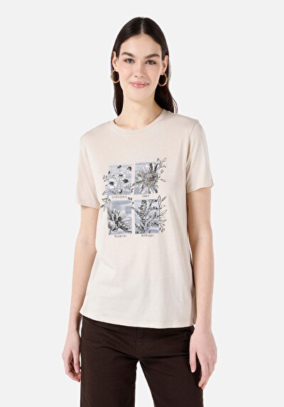 صورة من   رقبة مستديرة مطبوعة نسائية بيج كم قصير تي شيرت