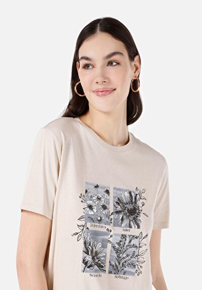 اعرض التفاصيل لـ   رقبة مستديرة مطبوعة نسائية بيج كم قصير تي شيرت