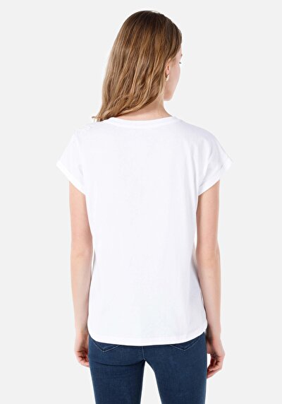صورة من أبيض للنساء تي شيرت بأكمام قصيرة