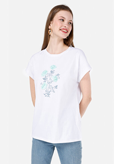 صورة من رقبة مستديرة مطبوعة نسائية أبيض قصيرة أكمام تي شيرت