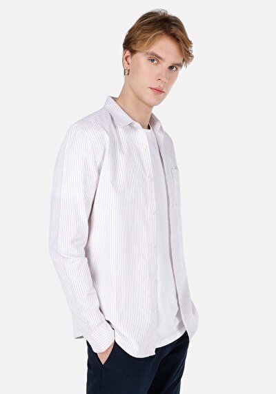 صورة من قميص ضيق رقبة مستقيم قميص رجالي بيج كم طويل