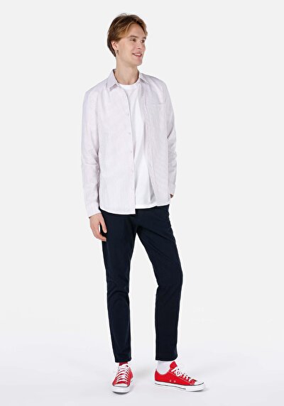 صورة من قميص ضيق رقبة مستقيم قميص رجالي بيج كم طويل