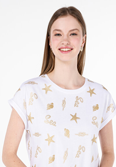 صورة من رقبة مستديرة مطبوعة نسائية أبيض قصيرة أكمام تي شيرت