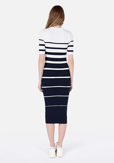 اعرض التفاصيل لـ نحيف فستان نسائي أزرق داكن بأكمام قصيرة