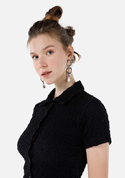 صورة من قميص نحيف رقبة نسائي أسود قصير الأكمام تي شيرت