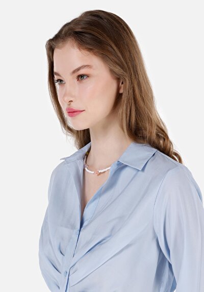 صورة من قميص عادي رقبة مستقيم نسائي أزرق كم طويل قميص