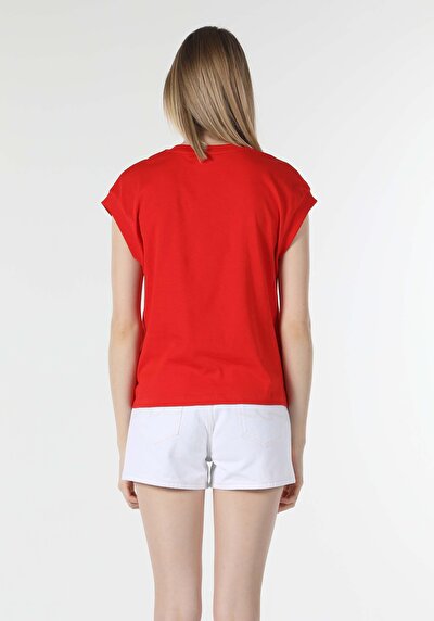 صورة من مرجاني للنساء تي شيرت بأكمام قصيرة