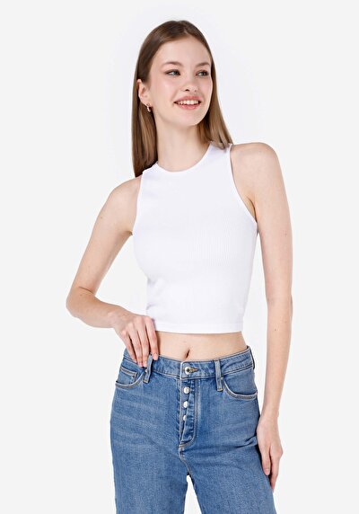 صورة من سليم فيت بلوزة دبابة بيضاء للنساء