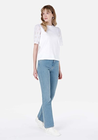 اعرض التفاصيل لـ أبيض للنساء تي شيرت بأكمام قصيرة