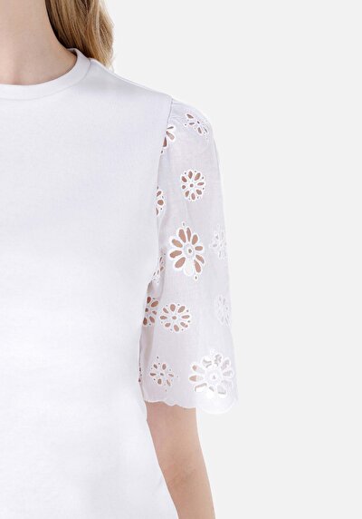 اعرض التفاصيل لـ أبيض للنساء تي شيرت بأكمام قصيرة