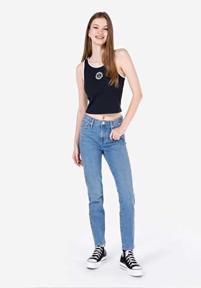 صورة من سليم فيت نسائي بلوزة دبابة باللون الأزرق الداكن