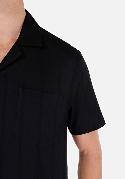 اعرض التفاصيل لـ قميص عادي رقبة مستقيم رجالي أسود كم قصير قميص