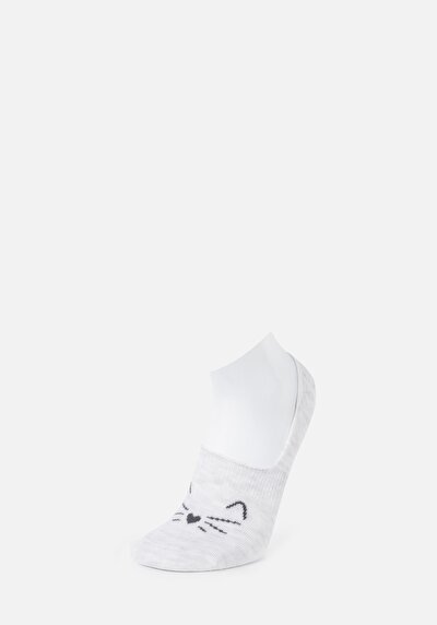 صورة من جوارب نسائية رمادية