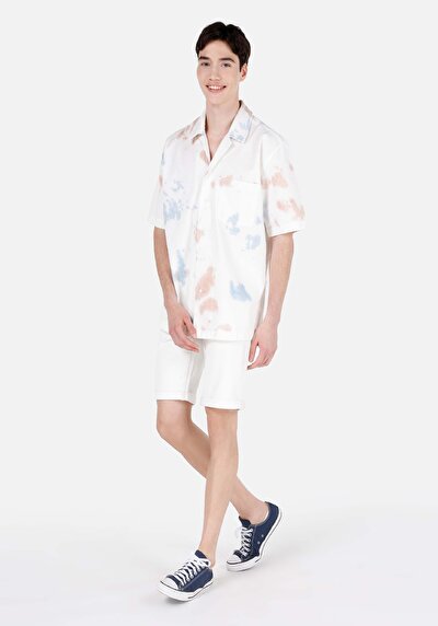 صورة من قميص كبير الحجم رقبة رجالي بيج كم قصير قميص