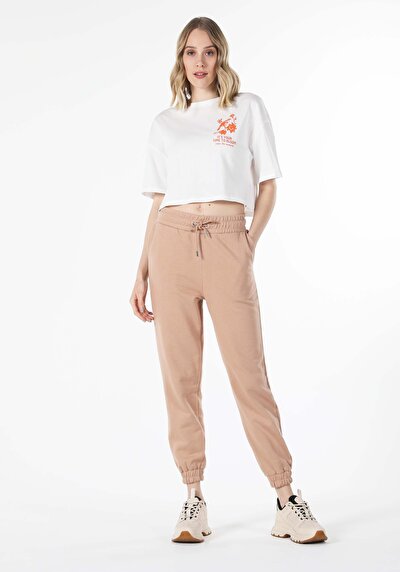 صورة من أبيض للنساء تي شيرت بأكمام قصيرة