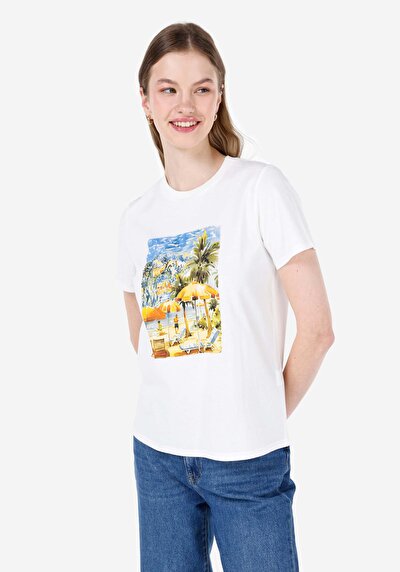 صورة من   رقبة مستديرة مطبوعة نسائية أبيض قصيرة أكمام تي شيرت