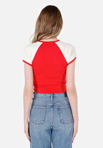 صورة من ضيق قصة رقبة مستديرة نسائي أحمر كم قصير تي شيرت