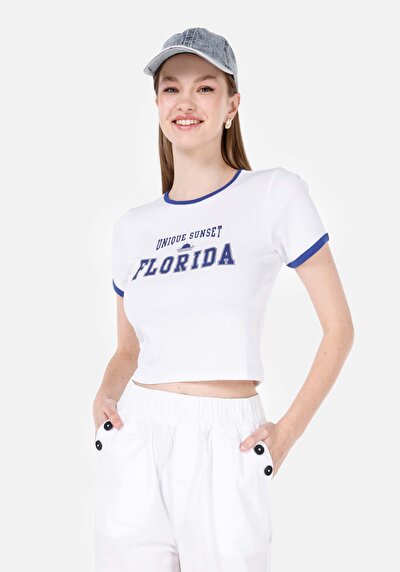 صورة من ضيق  رقبة مستديرة مطبوعة نسائية أبيض كم قصير تي شيرت