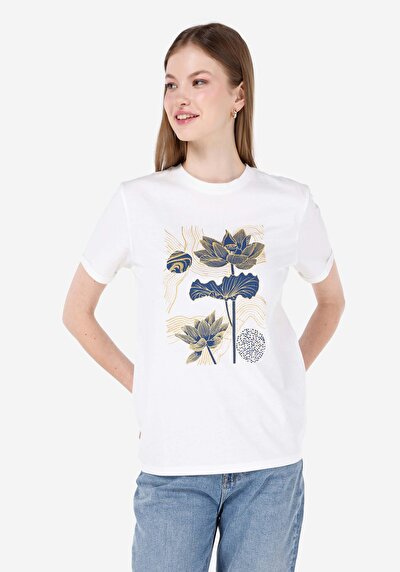 صورة من   رقبة مستديرة مطبوعة نسائية أبيض قصيرة أكمام تي شيرت